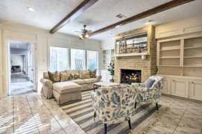 Quiet West Houston Home with Patio, Walk to Shops!